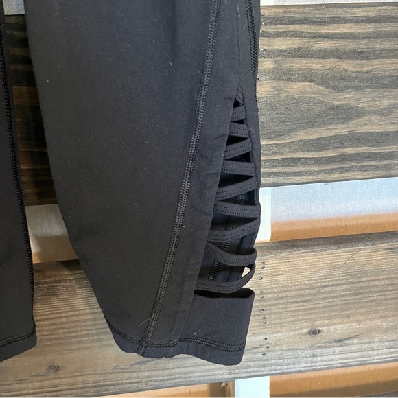 Athleta black capri leggings - Picture 2 of 8